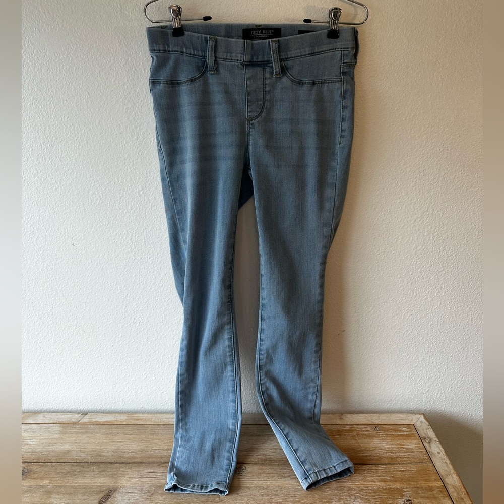 Judy Blue. Skinny Fit Pull Up Jean Size 7/28